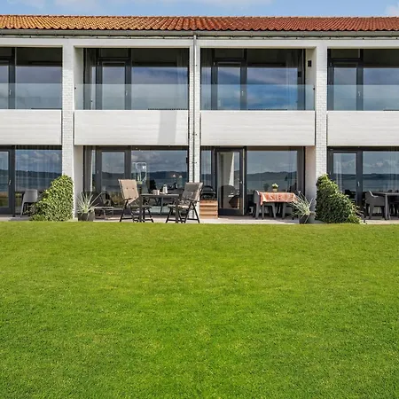 بيت للعطل 2 Bedroom Lovely In