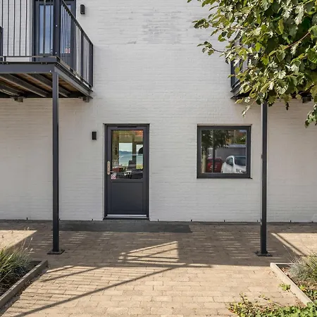 2 Bedroom Lovely In *