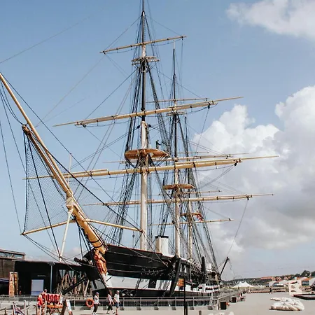 2 Bedroom Lovely In بيت للعطل