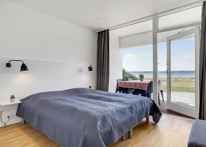 2 Bedroom Lovely In Semesterbostad *